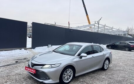 Toyota Camry, 2019 год, 2 750 000 рублей, 3 фотография