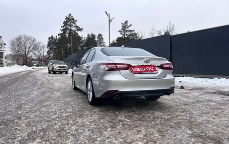 Toyota Camry, 2019 год, 2 750 000 рублей, 4 фотография
