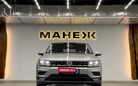 Volkswagen Tiguan II, 2018 год, 2 000 000 рублей, 2 фотография