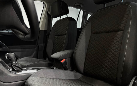 Volkswagen Tiguan II, 2018 год, 2 000 000 рублей, 16 фотография