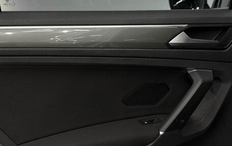 Volkswagen Tiguan II, 2018 год, 2 000 000 рублей, 18 фотография