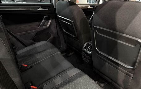 Volkswagen Tiguan II, 2018 год, 2 000 000 рублей, 19 фотография