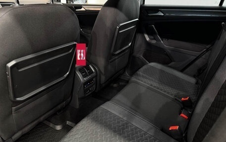 Volkswagen Tiguan II, 2018 год, 2 000 000 рублей, 20 фотография