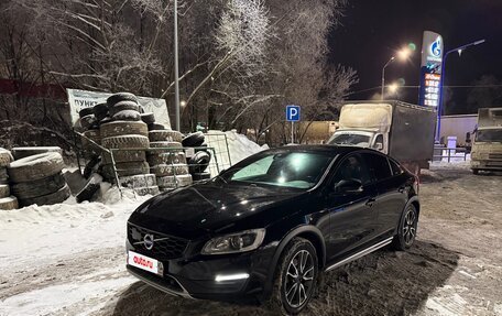 Volvo S60 Cross Country, 2017 год, 2 350 000 рублей, 5 фотография