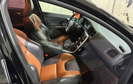 Volvo S60 Cross Country, 2017 год, 2 350 000 рублей, 8 фотография