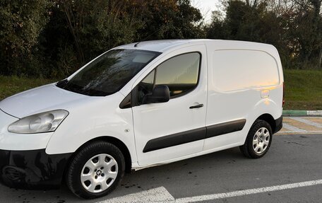 Peugeot Partner II рестайлинг 2, 2012 год, 670 000 рублей, 2 фотография