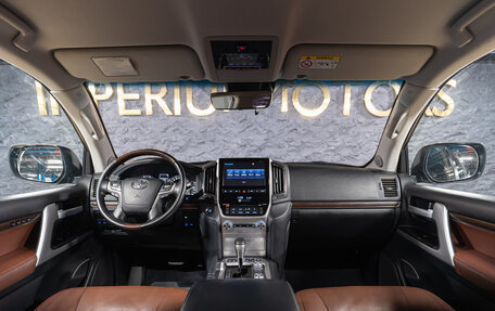 Toyota Land Cruiser 200, 2018 год, 5 950 000 рублей, 9 фотография