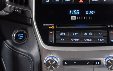 Toyota Land Cruiser 200, 2018 год, 5 950 000 рублей, 14 фотография