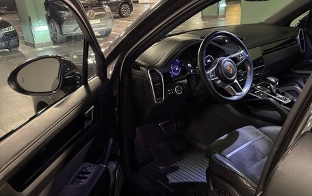 Porsche Cayenne III, 2022 год, 16 300 000 рублей, 10 фотография