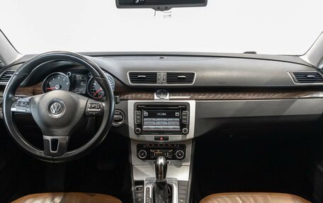 Volkswagen Passat B7, 2011 год, 1 230 000 рублей, 6 фотография