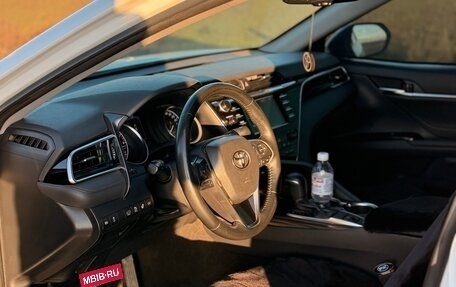 Toyota Camry, 2020 год, 3 000 000 рублей, 9 фотография