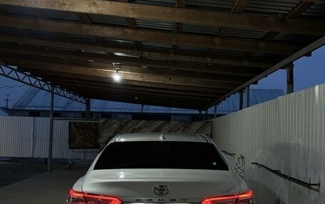 Toyota Camry, 2020 год, 3 000 000 рублей, 2 фотография