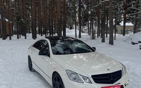 Mercedes-Benz E-Класс, 2013 год, 2 100 000 рублей, 1 фотография