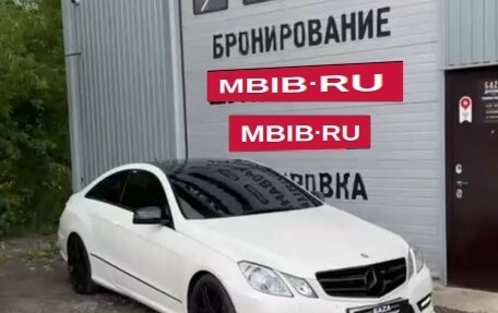 Mercedes-Benz E-Класс, 2013 год, 2 100 000 рублей, 2 фотография