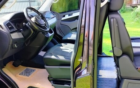 Volkswagen Multivan T6 рестайлинг, 2016 год, 4 350 000 рублей, 12 фотография