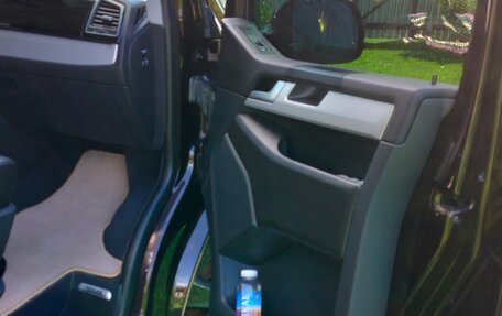 Volkswagen Multivan T6 рестайлинг, 2016 год, 4 350 000 рублей, 3 фотография