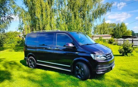 Volkswagen Multivan T6 рестайлинг, 2016 год, 4 350 000 рублей, 19 фотография