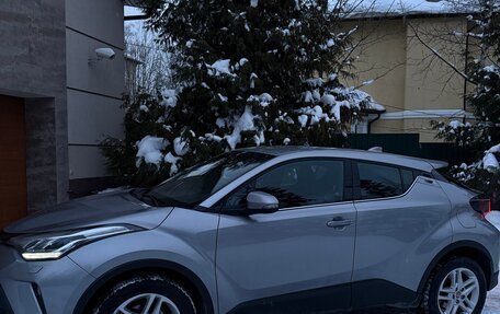 Toyota C-HR I рестайлинг, 2021 год, 2 650 000 рублей, 4 фотография