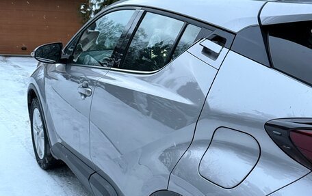 Toyota C-HR I рестайлинг, 2021 год, 2 650 000 рублей, 5 фотография