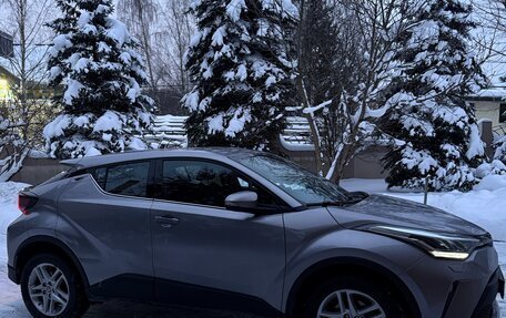 Toyota C-HR I рестайлинг, 2021 год, 2 650 000 рублей, 3 фотография