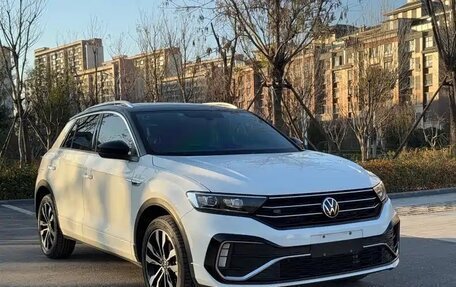 Volkswagen T-Roc I, 2022 год, 1 886 002 рублей, 3 фотография