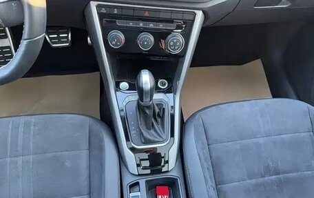 Volkswagen T-Roc I, 2022 год, 1 886 002 рублей, 16 фотография