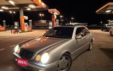 Mercedes-Benz E-Класс, 2000 год, 650 000 рублей, 3 фотография