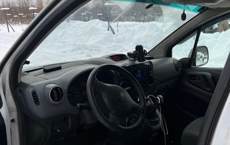 Peugeot Partner II рестайлинг 2, 2012 год, 530 000 рублей, 8 фотография