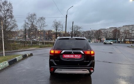 Mitsubishi Outlander III рестайлинг 3, 2019 год, 2 550 000 рублей, 5 фотография