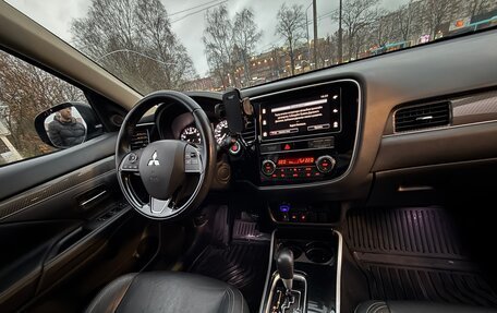 Mitsubishi Outlander III рестайлинг 3, 2019 год, 2 550 000 рублей, 9 фотография