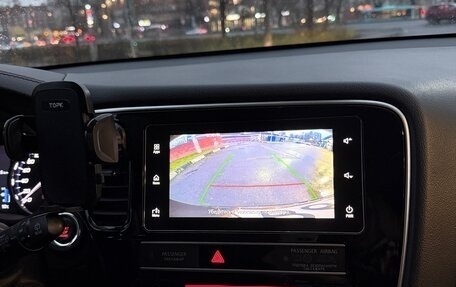 Mitsubishi Outlander III рестайлинг 3, 2019 год, 2 550 000 рублей, 19 фотография