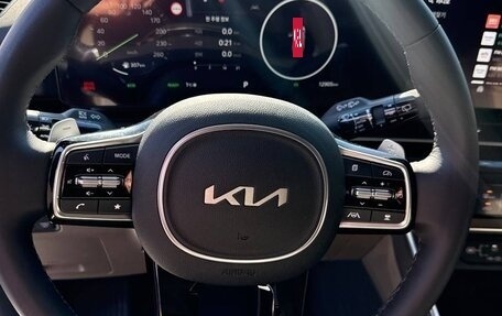 KIA Carnival, 2024 год, 5 250 000 рублей, 26 фотография