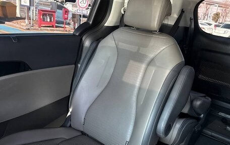 KIA Carnival, 2024 год, 5 250 000 рублей, 34 фотография