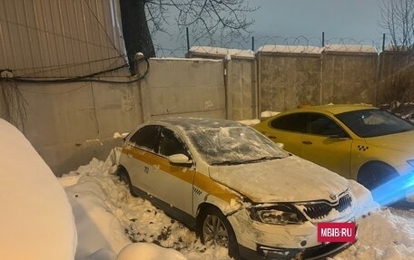 Skoda Rapid I, 2018 год, 330 000 рублей, 2 фотография