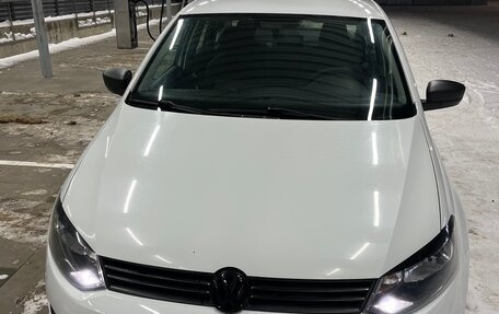 Volkswagen Polo VI (EU Market), 2013 год, 850 000 рублей, 1 фотография