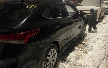 Hyundai Solaris II рестайлинг, 2017 год, 1 150 000 рублей, 2 фотография