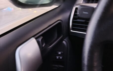 Toyota Land Cruiser Prado 150 рестайлинг 2, 2013 год, 3 300 000 рублей, 8 фотография