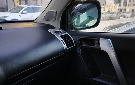 Toyota Land Cruiser Prado 150 рестайлинг 2, 2013 год, 3 300 000 рублей, 9 фотография