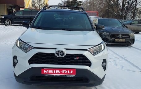 Toyota RAV4, 2020 год, 3 430 000 рублей, 2 фотография