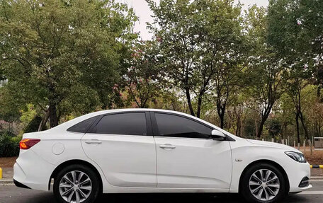 Chevrolet Monza, 2021 год, 985 000 рублей, 4 фотография