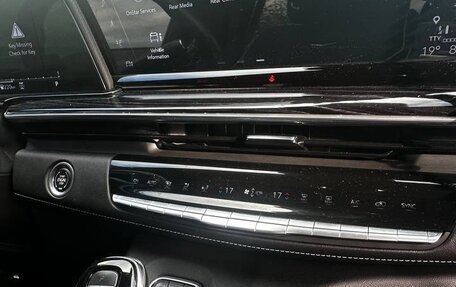 Cadillac Escalade V, 2021 год, 11 000 000 рублей, 18 фотография