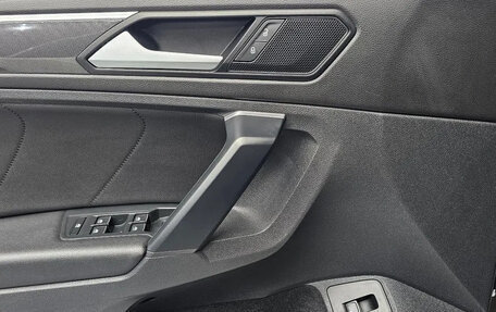 Volkswagen Tiguan II, 2020 год, 2 458 000 рублей, 7 фотография