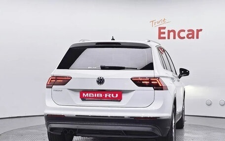 Volkswagen Tiguan II, 2020 год, 2 458 000 рублей, 4 фотография