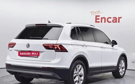 Volkswagen Tiguan II, 2020 год, 2 458 000 рублей, 3 фотография