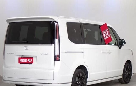 Honda Stepwgn, 2022 год, 2 450 125 рублей, 2 фотография