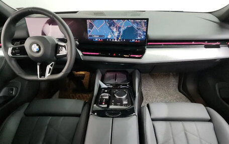 BMW 5 серия, 2025 год, 7 460 000 рублей, 7 фотография