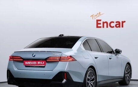 BMW 5 серия, 2025 год, 7 460 000 рублей, 2 фотография