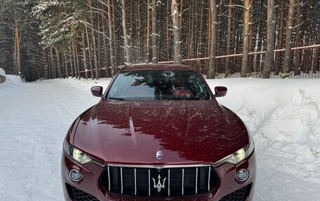 Maserati Levante I, 2017 год, 6 900 000 рублей, 1 фотография