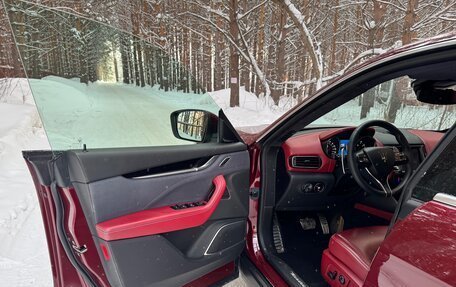 Maserati Levante I, 2017 год, 6 900 000 рублей, 25 фотография