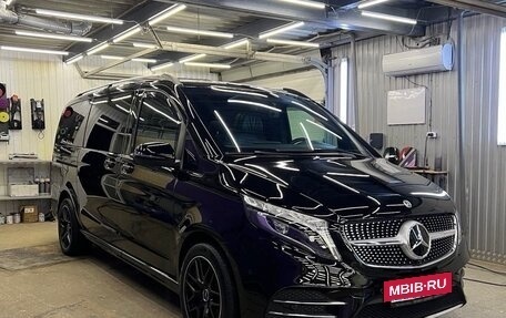 Mercedes-Benz V-Класс, 2021 год, 9 490 000 рублей, 2 фотография